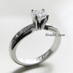 Anillo de compromiso "Divina"