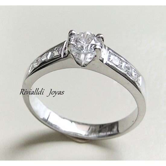 Anillo de compromiso "Bellsy"